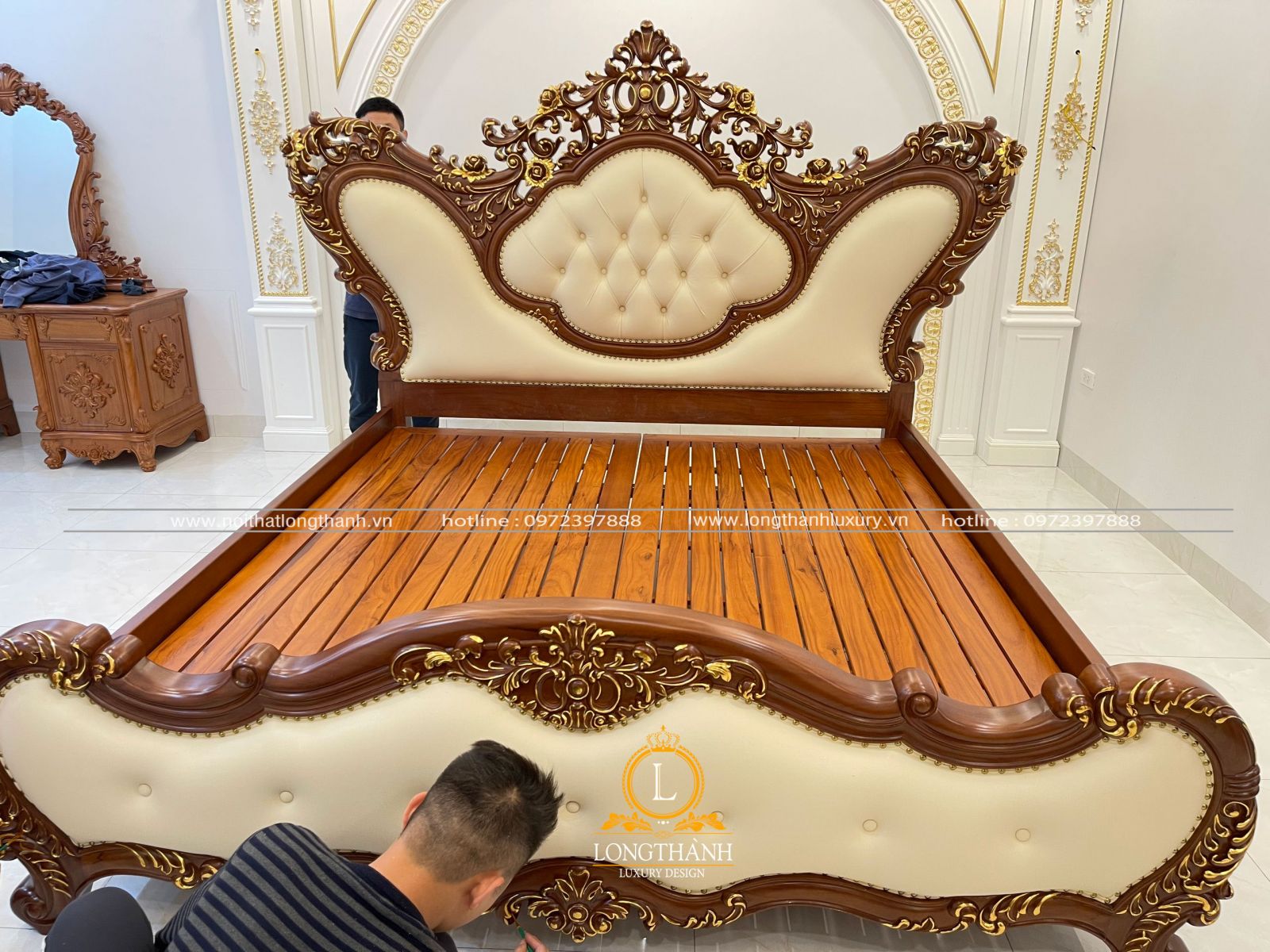 Sản phẩm giường ngủ tân cổ điển cao cấp được sử dụng công nghệ sơn Inchem
