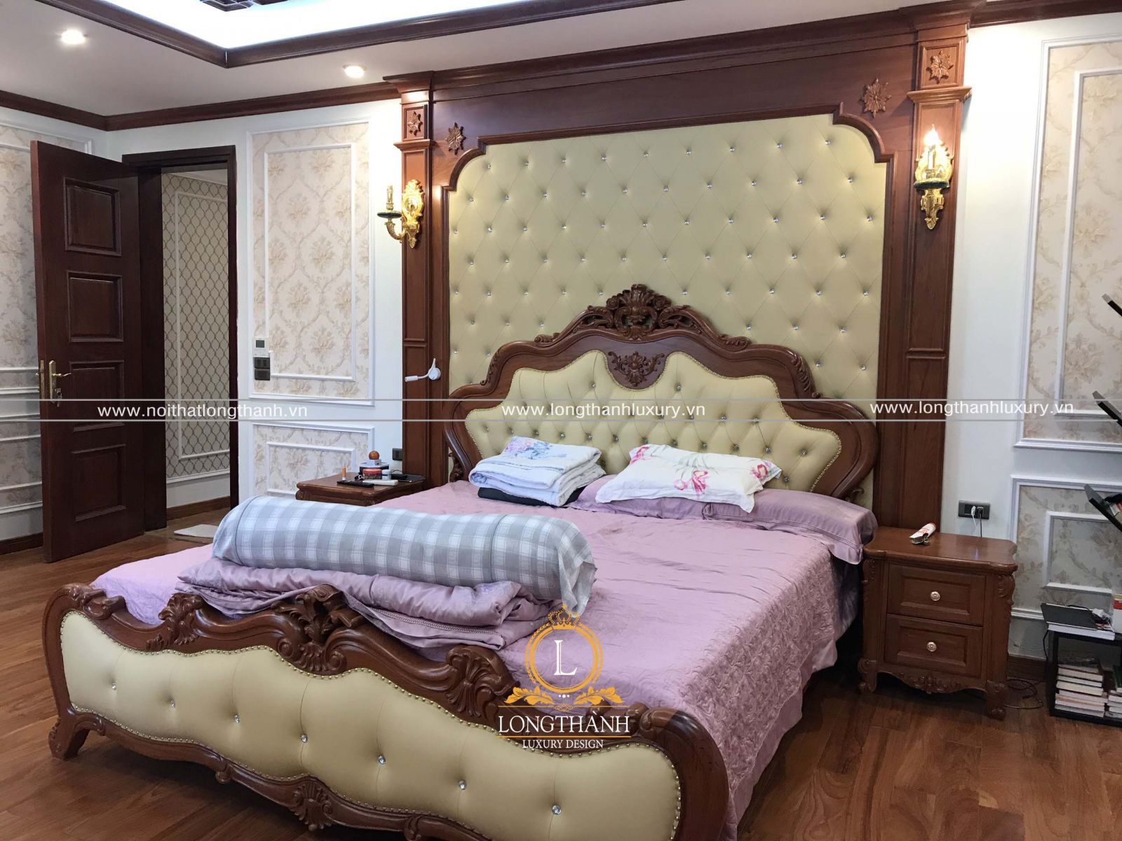 Giường ngủ tân cổ điển tại Hà Nội