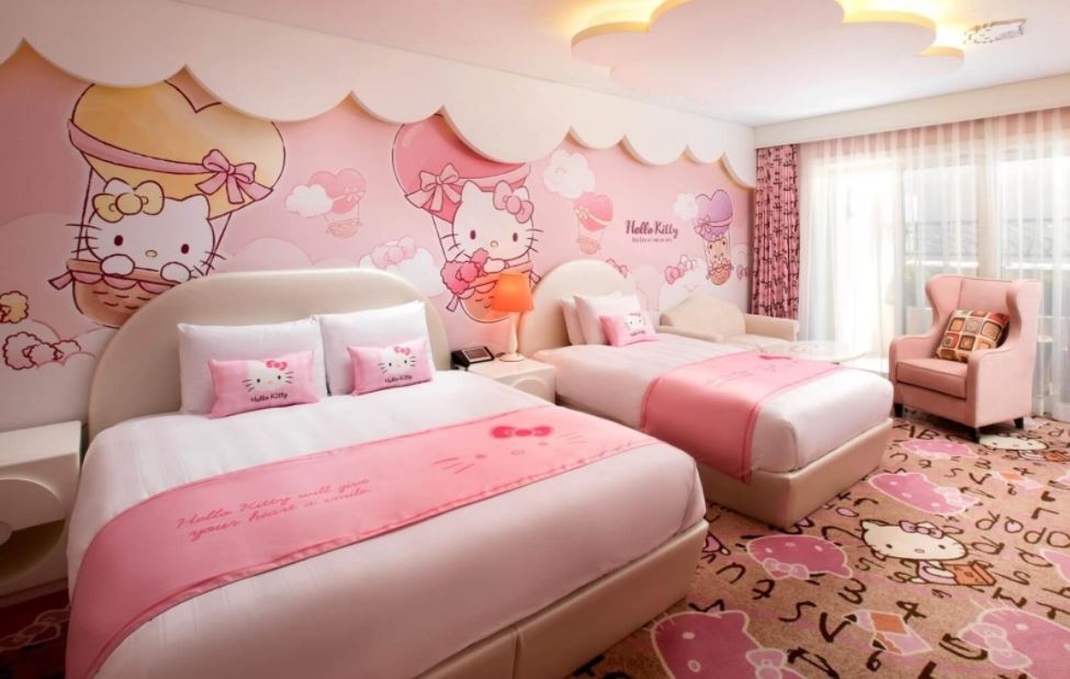 phòng ngủ màu hồng hello kitty